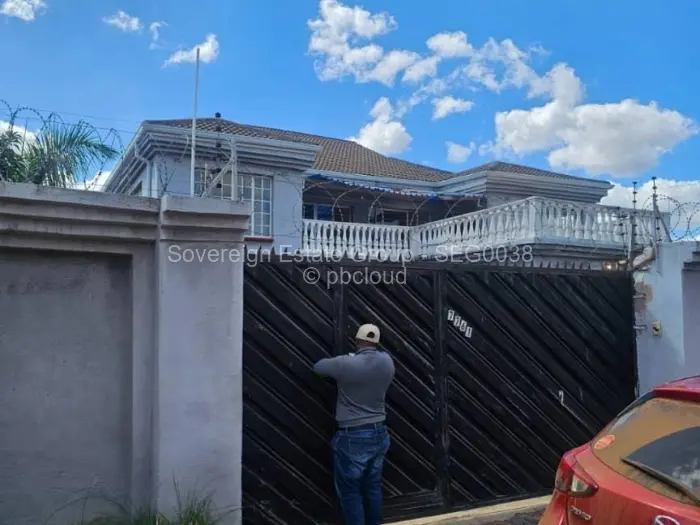 5 Bedroom House for Sale in Zimre Park, Harare