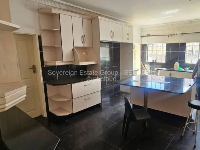 5 Bedroom House for Sale in Zimre Park, Harare