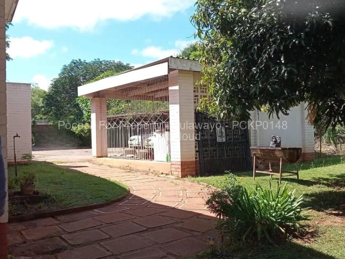 4 Bedroom House for Sale in Morningside Byo, Bulawayo