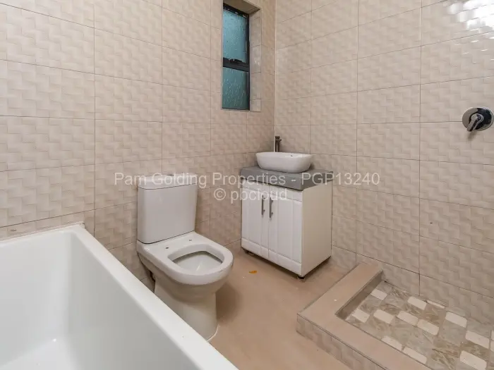 Townhouse/Cluster for Sale in Arlington, Harare