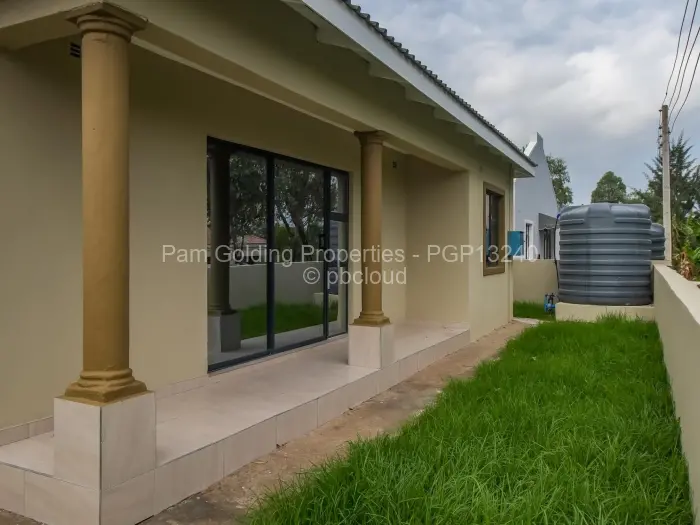 Townhouse/Cluster for Sale in Arlington, Harare