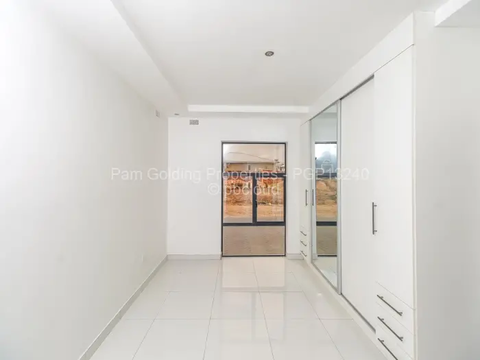 Townhouse/Cluster for Sale in Arlington, Harare