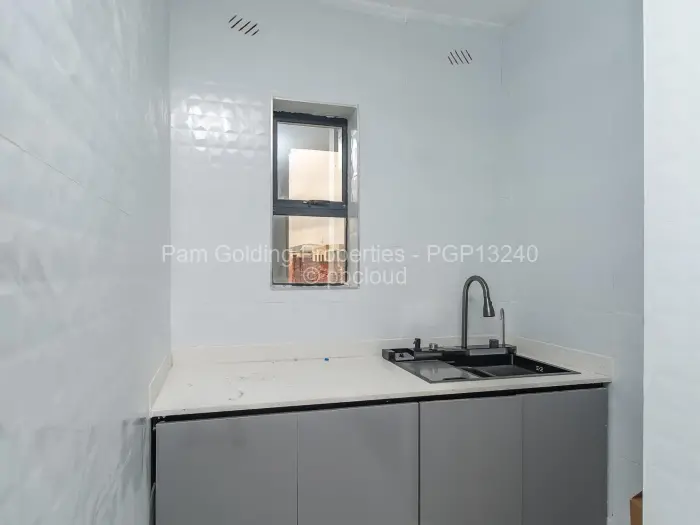 Townhouse/Cluster for Sale in Arlington, Harare