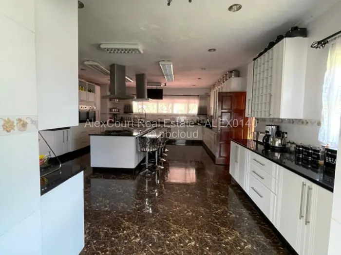 6 Bedroom House for Sale in Gletwin Park, Harare