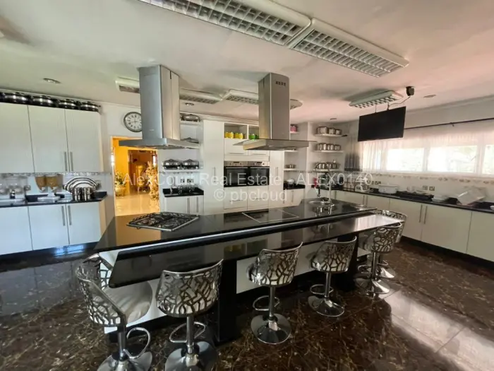 6 Bedroom House for Sale in Gletwin Park, Harare