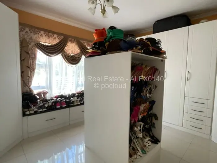 6 Bedroom House for Sale in Gletwin Park, Harare