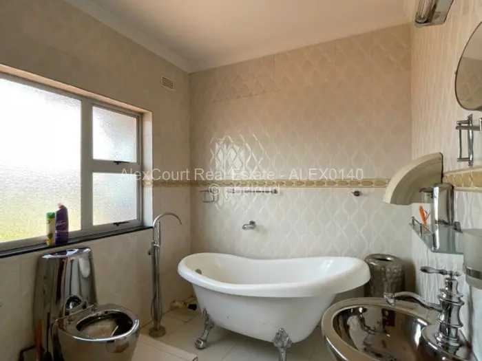 6 Bedroom House for Sale in Gletwin Park, Harare