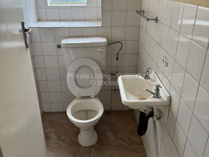 Townhouse/Cluster to Rent in Avenues, Harare