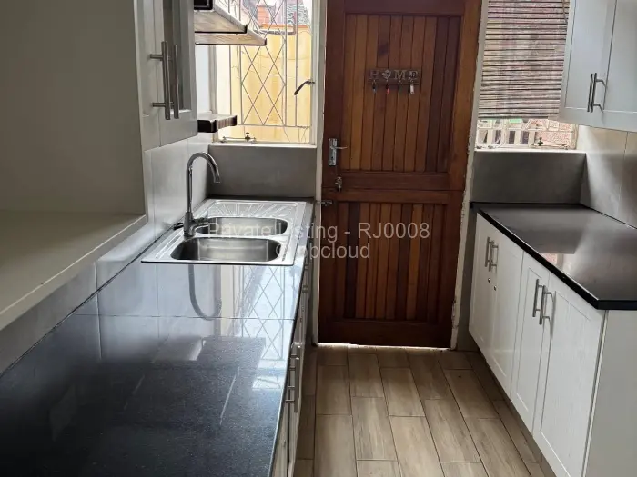 Townhouse/Cluster to Rent in Avenues, Harare