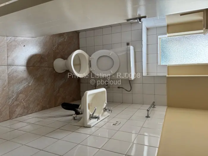 Townhouse/Cluster to Rent in Avenues, Harare