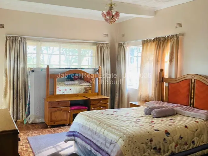 Commercial Stand for Sale in Damofalls, Damofalls