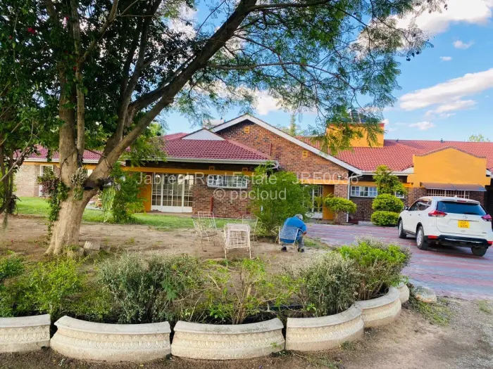 Commercial Stand for Sale in Damofalls, Damofalls