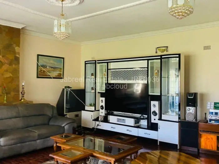 Commercial Stand for Sale in Damofalls, Damofalls