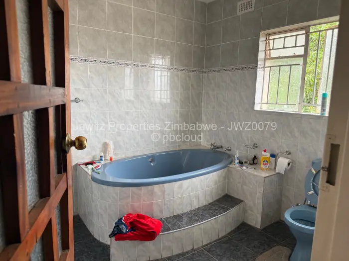 5 Bedroom House for Sale in Gunhill, Harare