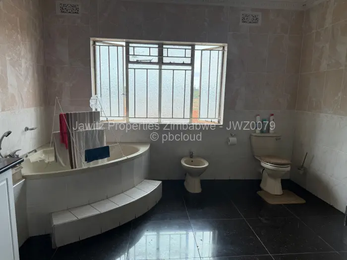 5 Bedroom House for Sale in Gunhill, Harare