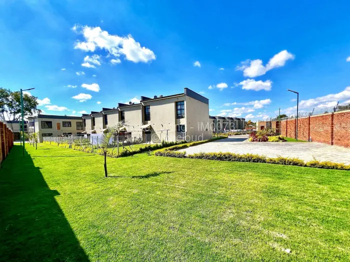 Townhouse/Cluster to Rent in Strathaven, Harare