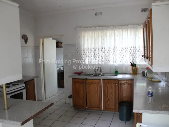 5 Bedroom House for Sale in Mandara, Harare