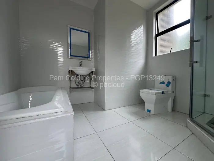 Townhouse/Cluster to Rent in Glen Lorne, Harare