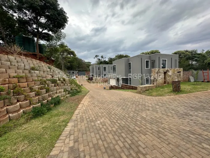 Townhouse/Cluster to Rent in Glen Lorne, Harare