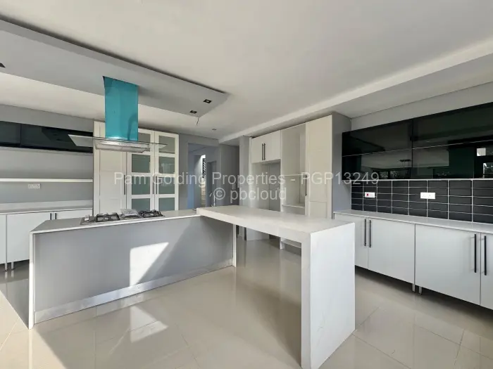 Townhouse/Cluster to Rent in Glen Lorne