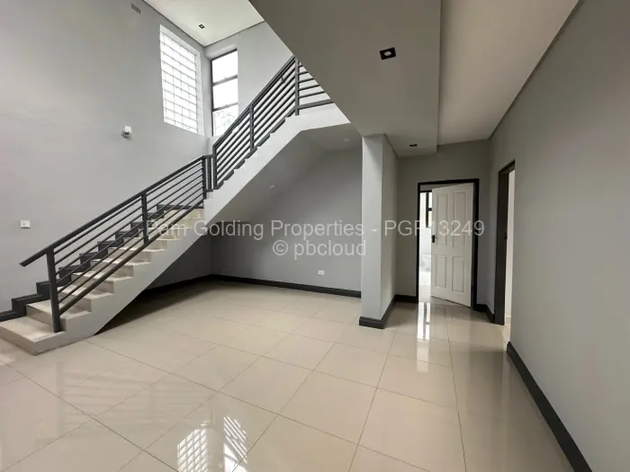 Townhouse/Cluster to Rent in Glen Lorne, Harare