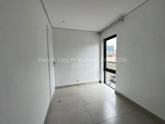 Townhouse/Cluster to Rent in Borrowdale West, Harare