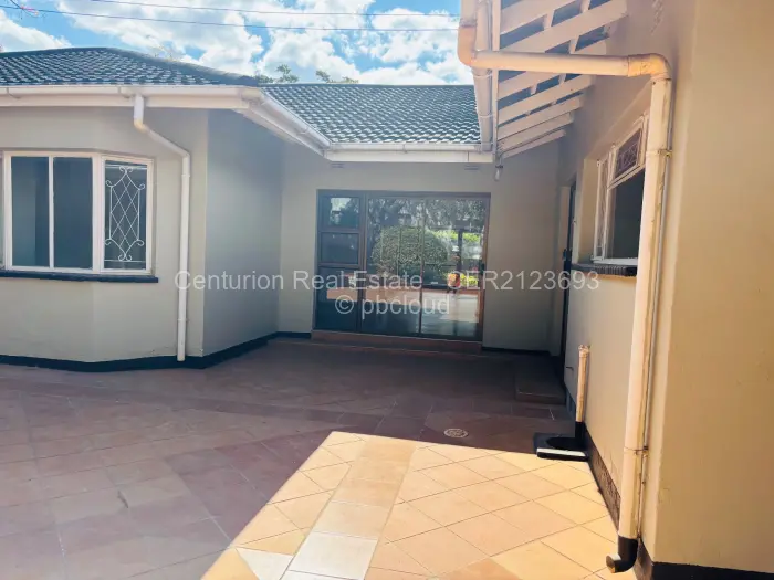 7 Bedroom House to Rent in Chisipite, Harare