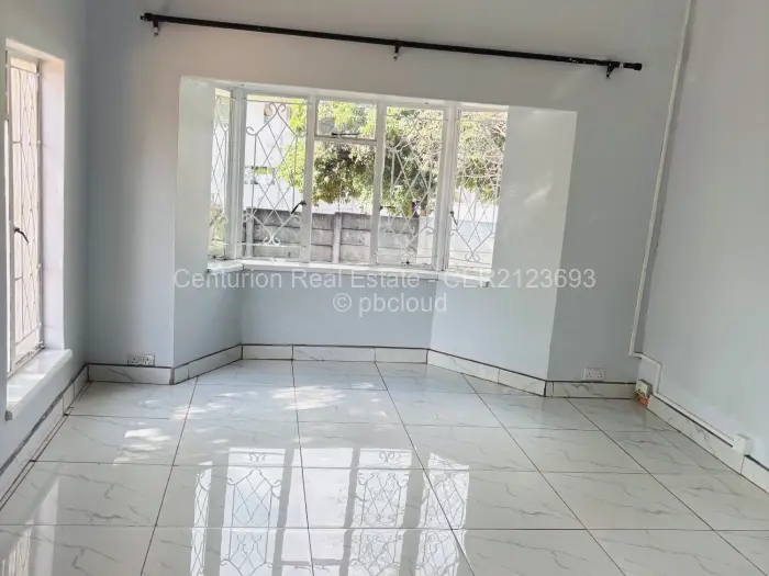7 Bedroom House to Rent in Chisipite, Harare