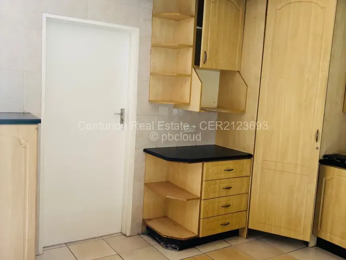 7 Bedroom House to Rent in Chisipite, Harare
