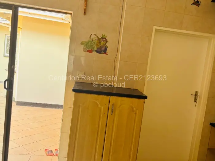 7 Bedroom House to Rent in Chisipite, Harare