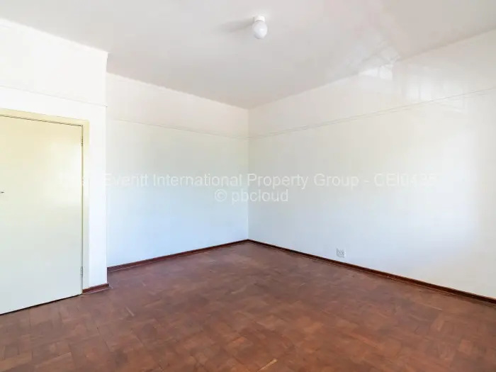 Flat/Apartment to Rent in Bulawayo City Centre, Bulawayo