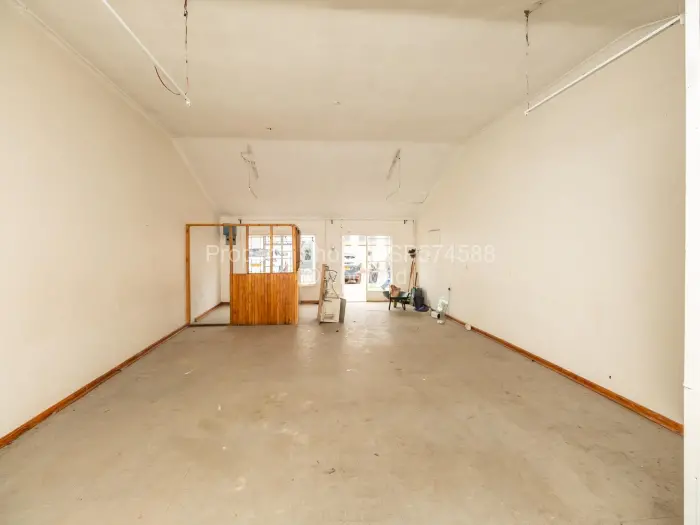 Retail/Shop to Rent in Newlands