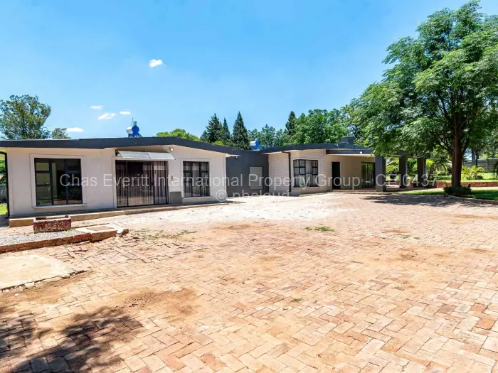 Other Commercial to Rent in Four Winds, Bulawayo