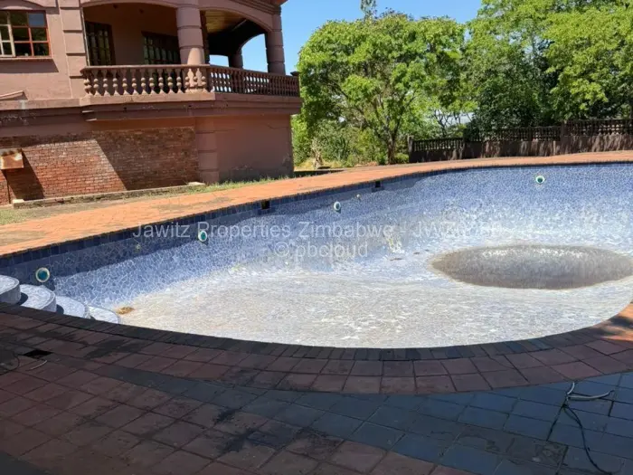 8 Bedroom House for Sale in Hogerty Hill, Harare