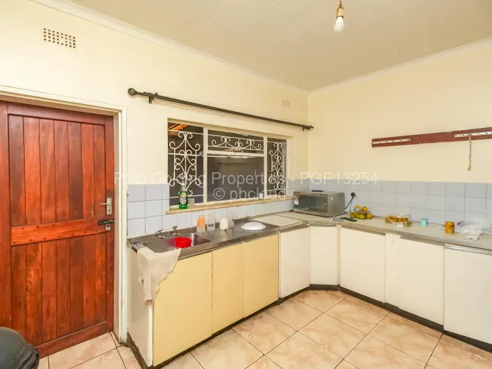 3 Bedroom Cottage/Garden Flat for Sale in Chadcombe, Harare