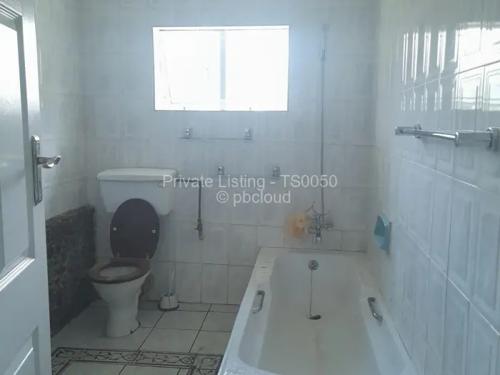 5 Bedroom House to Rent in Milton Park, Harare