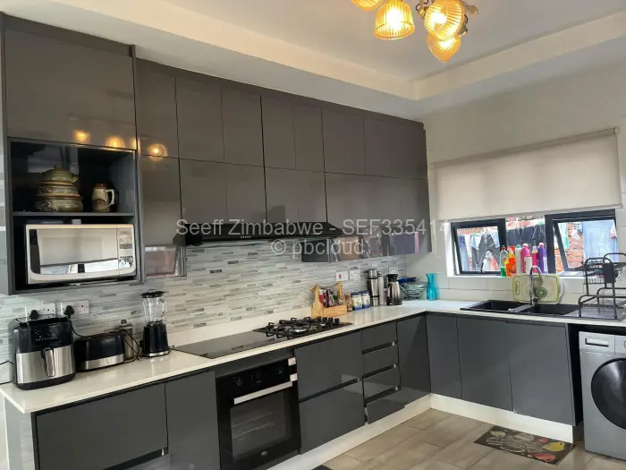 Townhouse/Cluster for Sale in Highlands, Harare