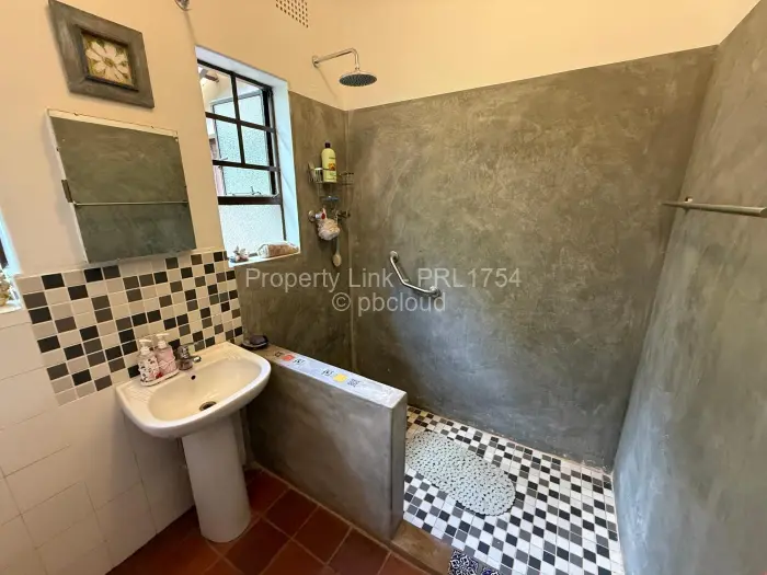 5 Bedroom House to Rent in Avondale, Harare