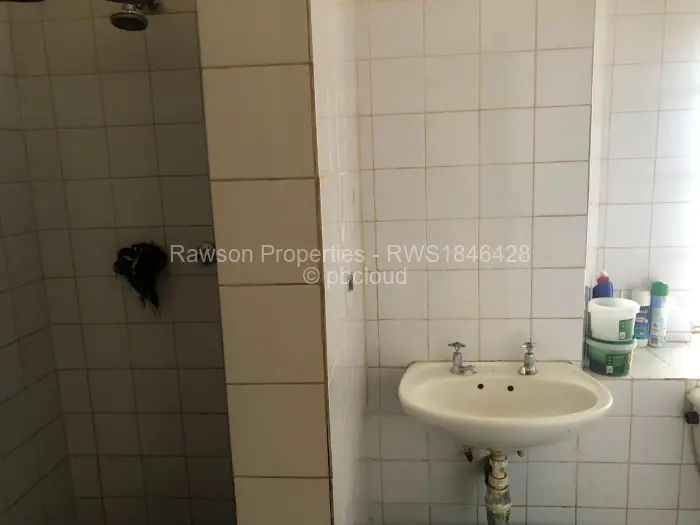 Townhouse/Cluster for Sale in Bluff Hill, Harare