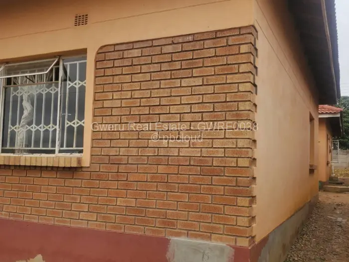 7 Bedroom House for Sale in Senga, Gweru