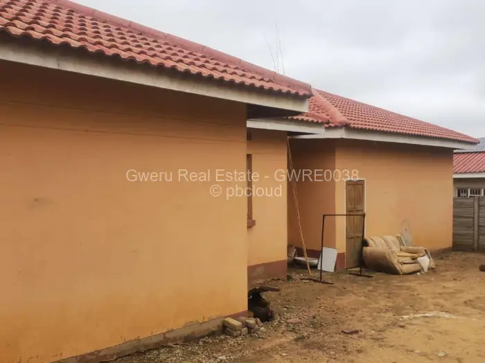 7 Bedroom House for Sale in Senga, Gweru