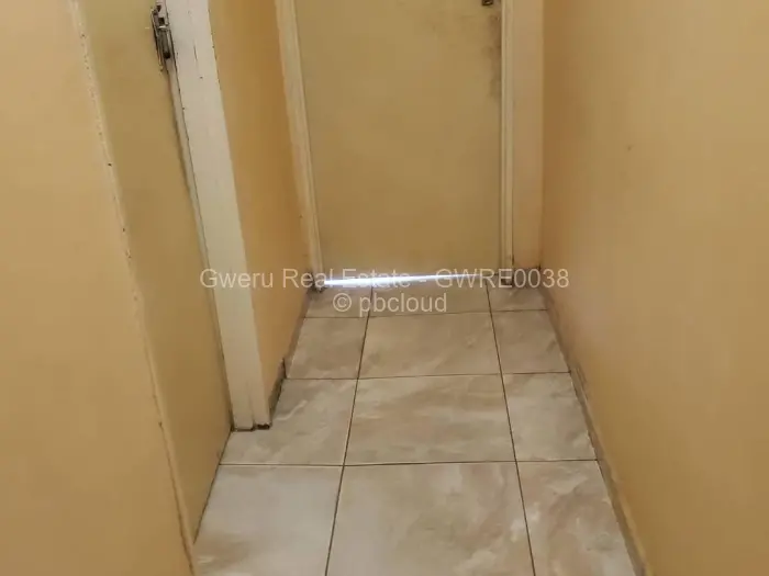 7 Bedroom House for Sale in Senga, Gweru