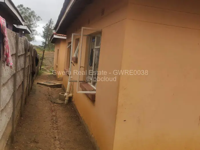 7 Bedroom House for Sale in Senga, Gweru