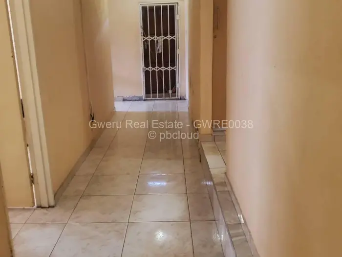 7 Bedroom House for Sale in Senga, Gweru