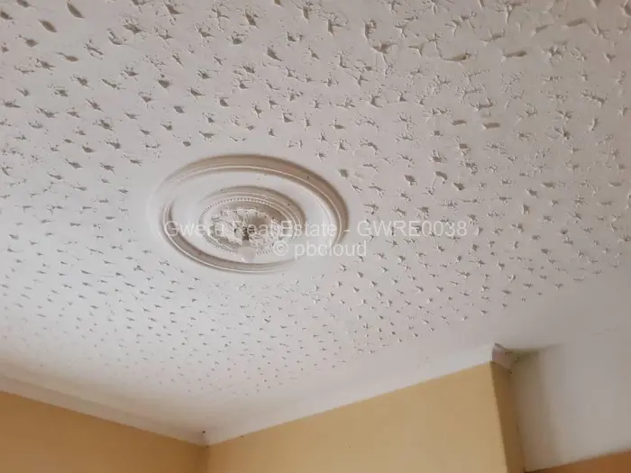 7 Bedroom House for Sale in Senga, Gweru