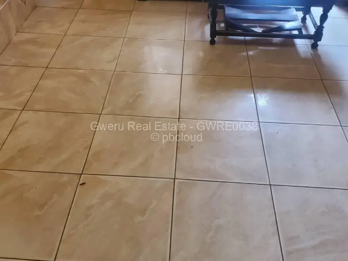7 Bedroom House for Sale in Senga, Gweru