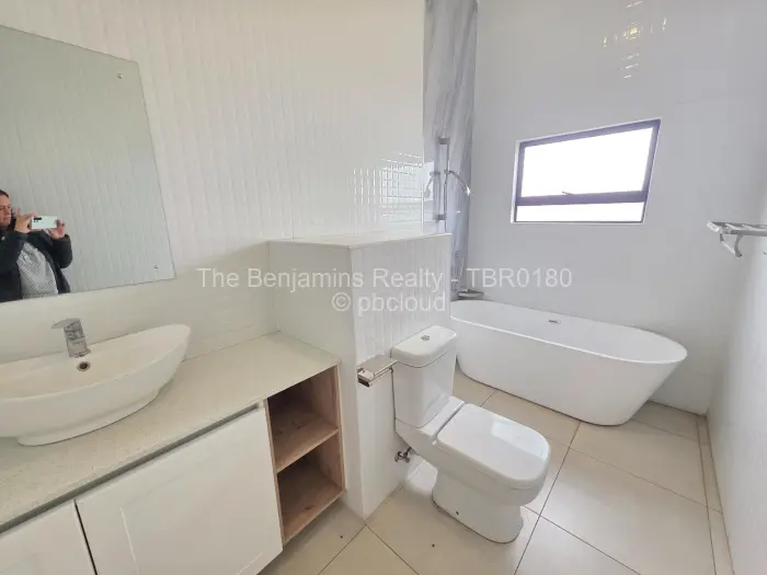 Townhouse/Cluster to Rent in Avondale, Harare