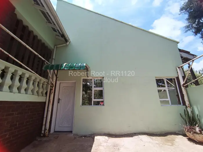 2 Bedroom Cottage/Garden Flat to Rent in Bluff Hill, Harare