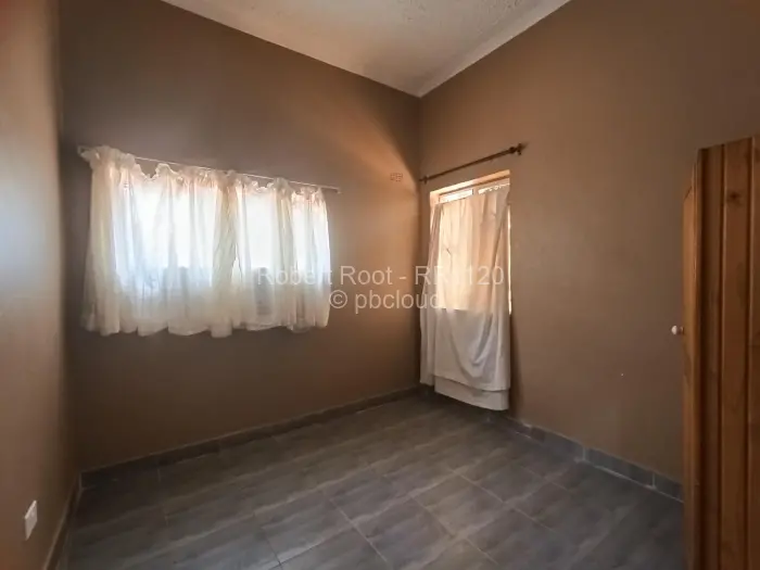 2 Bedroom Cottage/Garden Flat to Rent in Bluff Hill, Harare