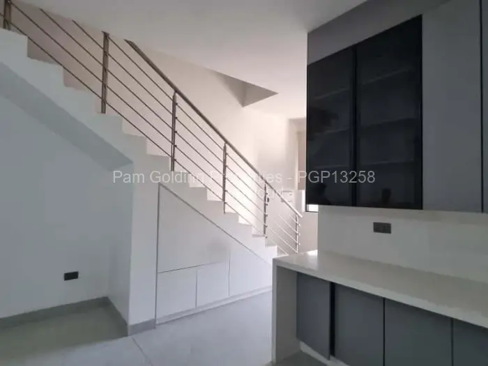 Flat/Apartment to Rent in Borrowdale, Harare